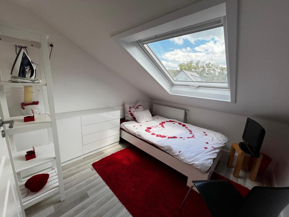 Ferienwohnung Schlueter Nussloch Exterior photo